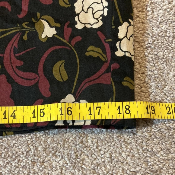 LOFT Black Floral Skirt 8P - Picture 8 of 12